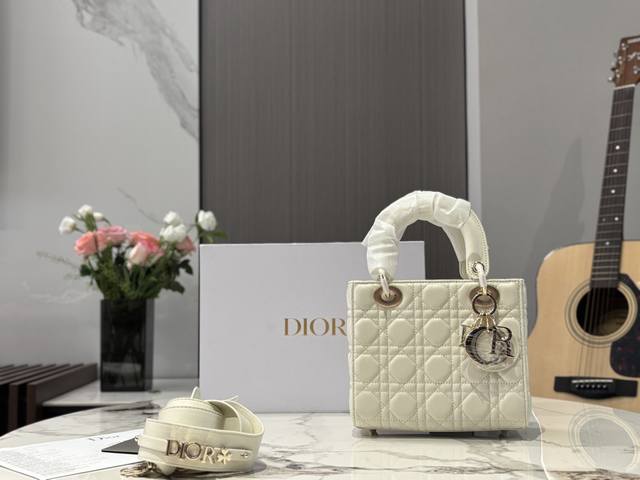 with high-end packaging Size: 20cm High-quality version. Upgraded shipment D's