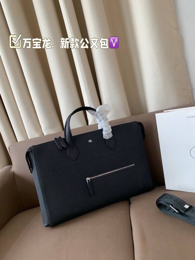 Pure leather. Montblanc. New briefcase The square design is very suitable for b