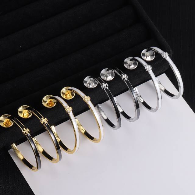 Tory Burch Tb earrings DDD Tory Burch Tb earrings DDD