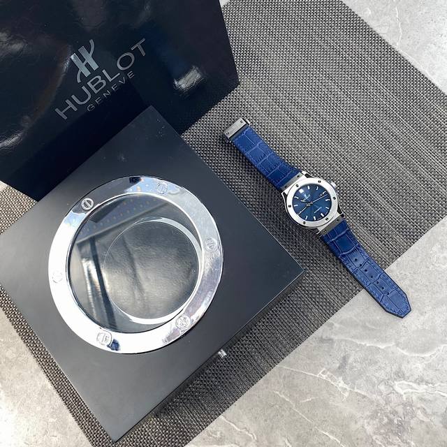 原单宇舶Hublot 恒宝 经典融合系列 ！最新推出宇舶男款45Mm，机械高端腕表，真正原单级别，所谓原单当然是从内到外，咱们机芯也是采用复刻顶级超级薄原装进口