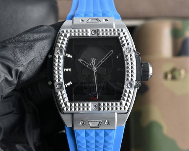 Tw新品首发宇舶表Hublot Tw独家首发打造最强1:1完美复刻.参数与正品同步 尺寸：表经42Mm 厚度13.8Mm同步正品尺寸 机芯：与原装同步独家定制1