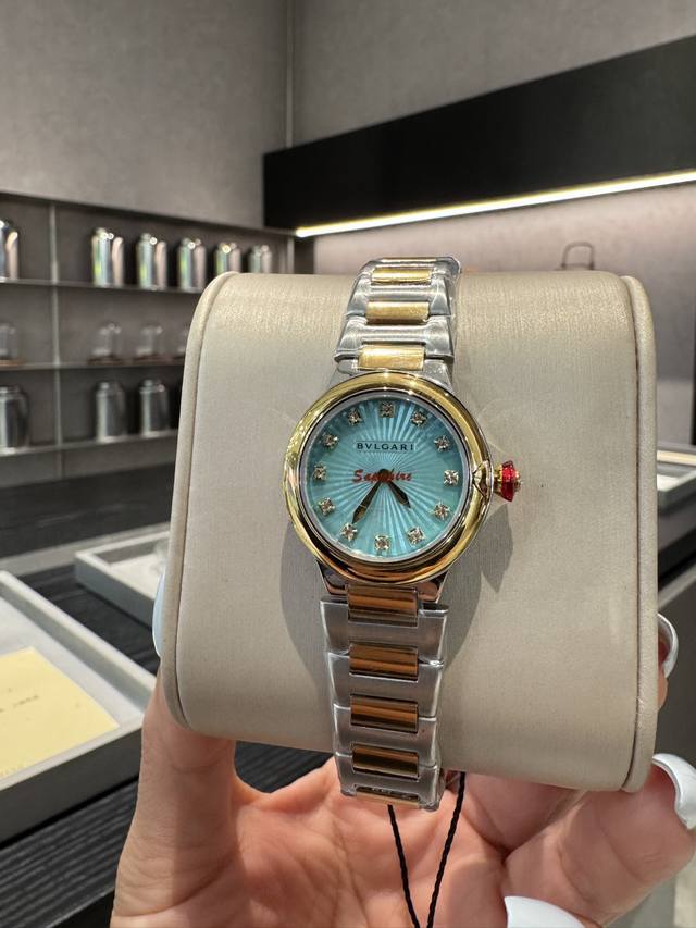 white gold 440 diamonds 20 size 28mm Swiss 762 movement Bulgari Lvcea light pow white gold 440 diamonds 20 size 28mm Swiss 762 movement Bulgari Lvcea light pow