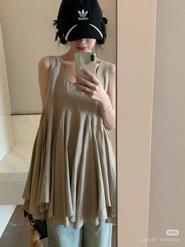 Adidas阿迪达斯高版棒球帽，细节做工都很精致，面料超舒服！百搭款