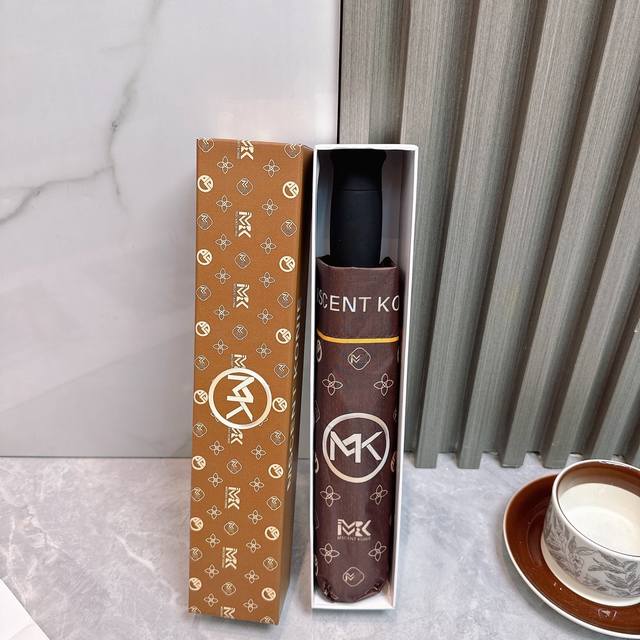 Mk Michael Kors 迈克 夏季新款 全自动折叠晴雨伞 黑色涂层防晒有效阻隔紫外线99%，Upf 50 所以能起到伞下体感降温的效果！有效隔热，高效防