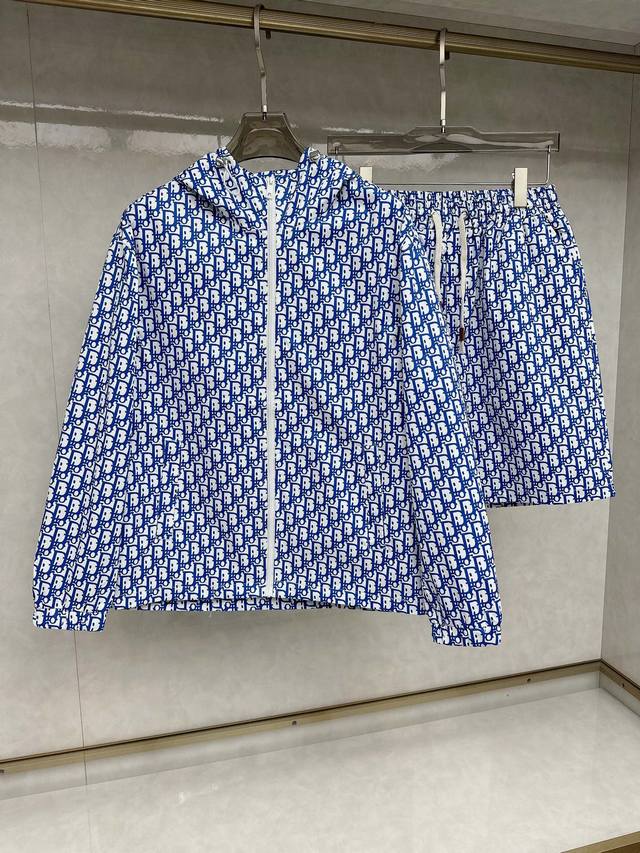 Dior 2510Ss new spring and summer short-sleeved suit, unisex. The upper body eff