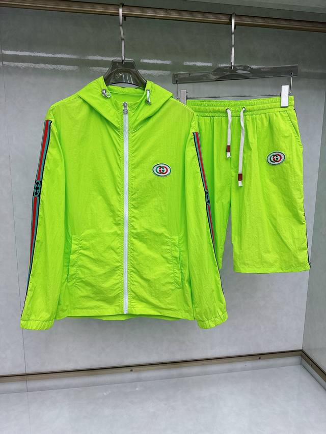 Gucci 2510Ss new spring and summer short-sleeved suit, unisex. The upper body ef