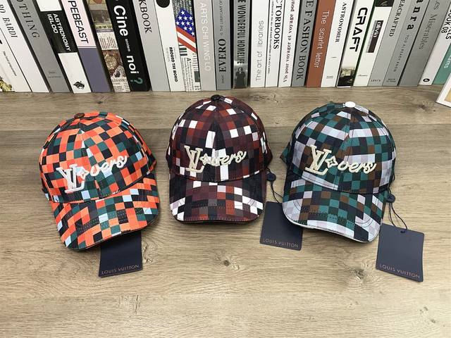 9623 Lv plaid hardtop cap casual baseball cap for men and women, same style, sma