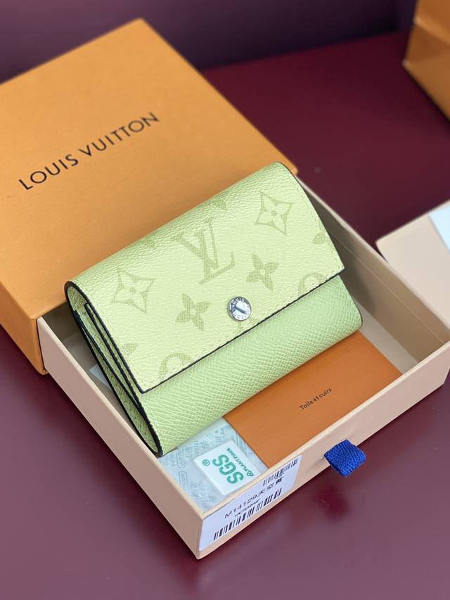 Factory Price: P M14129 Sky Yellow! This elegant Victor wallet, crafted from Mon Factory Price: P M14129 Sky Yellow! This elegant Victor wallet, crafted from Mon