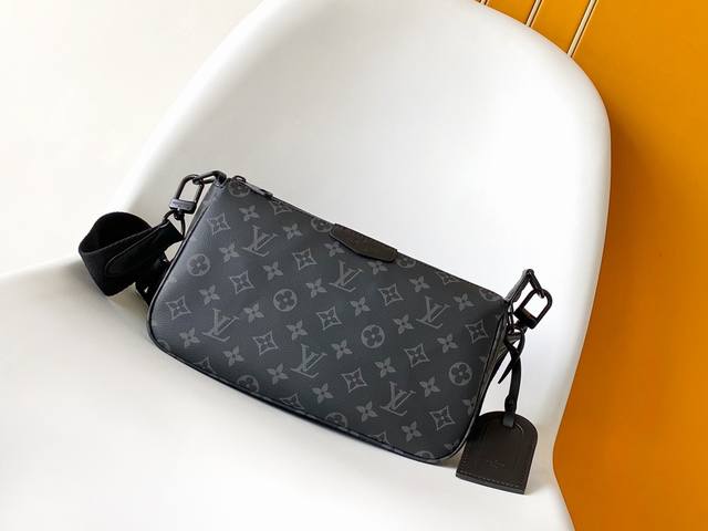 调价顶级原单 动态变码芯片 M11741 本款Pochette Accessoire Xl手袋取材Monogram Eclipse涂层帆布，以俊朗笔触重绎199