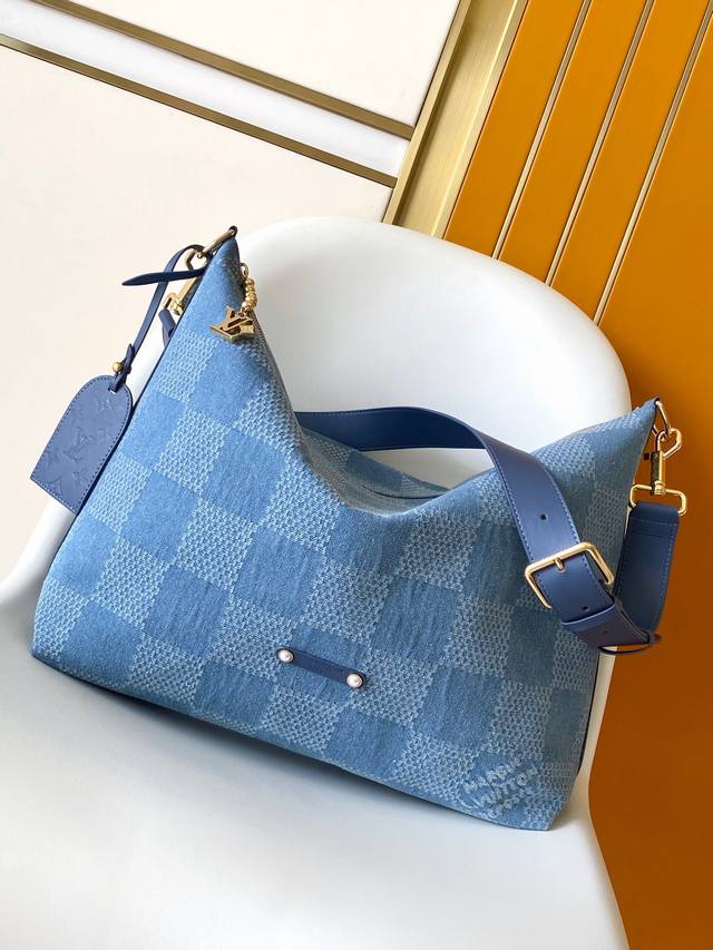 调价 N00202 顶级原单 163芯片本款 Vagabond Hobo 手袋为 Damier Denim 3D 棉质帆布融入牛皮革饰边和耀目金属件，以华美梭织