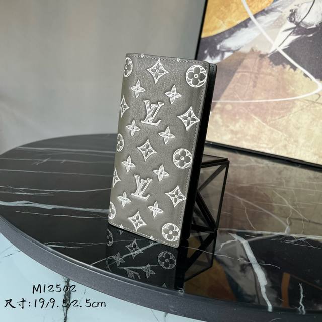 Factory Price P Chip Version Top-Quality Original M12502 This Brazza wallet feat