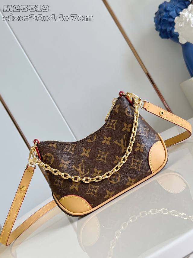 顶级原单 M25519 Boulogne Mini手袋取材经典 Monogram 帆布，肩带实现长短肩背和斜挎选择，取下即可化身链条包或手拿包。20.0X 14