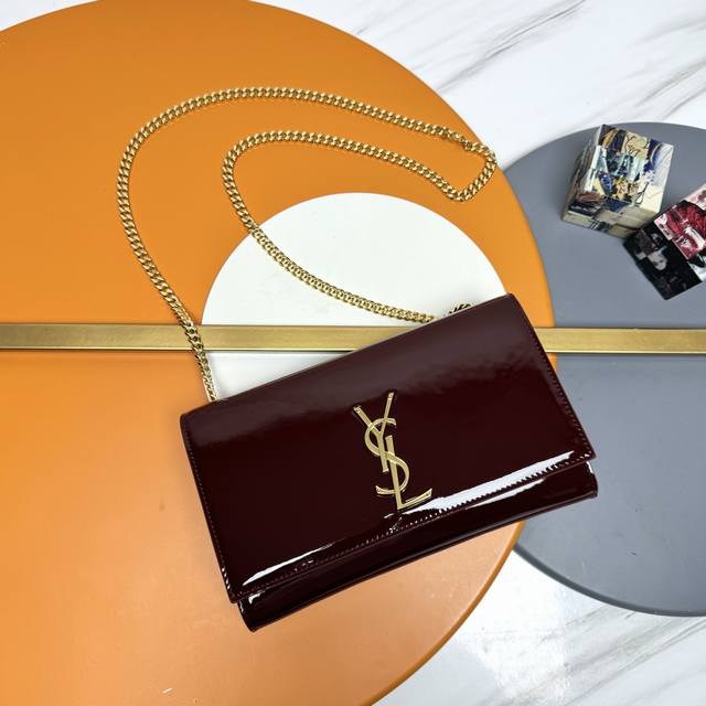 Saint Laurent patent leather is classic, practical, and easy to wear. Ideally, i Saint Laurent patent leather is classic, practical, and easy to wear. Ideally, i
