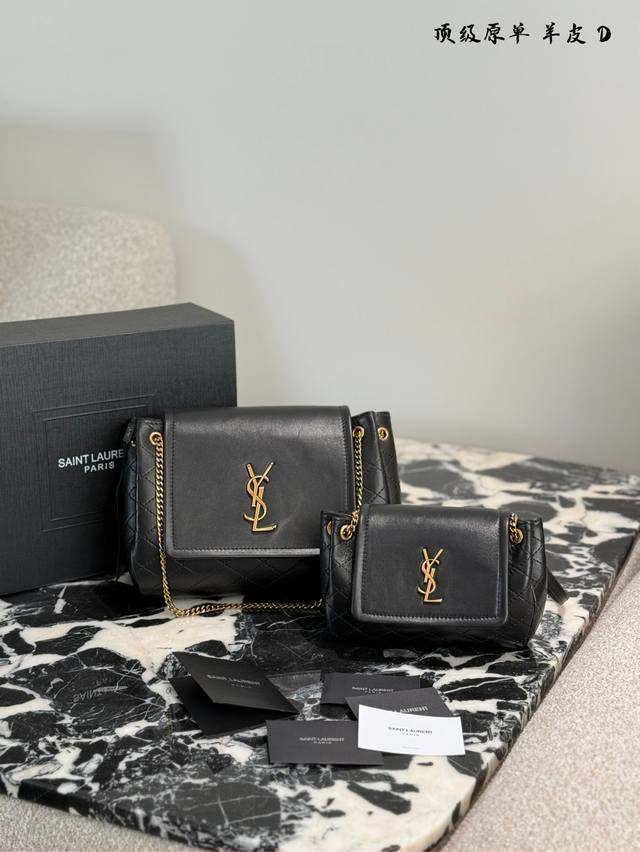 The YSL Lolita 'ysl Nolita Black and Gold' bag went viral online upon release. C