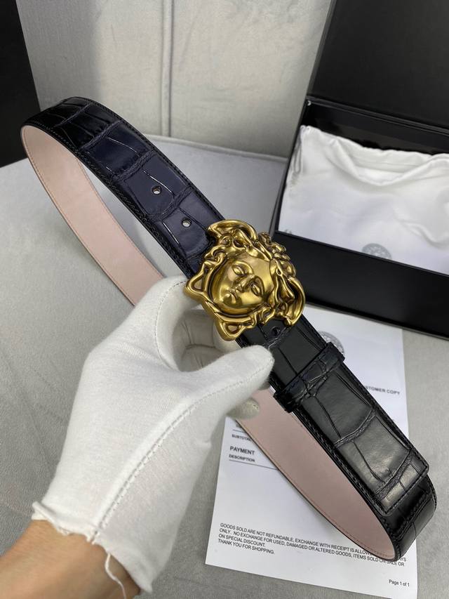 Width 4.0cm Versace logo: 3D Medusa on the belt buckle makes this Palazzo belt h