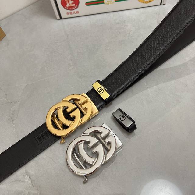 品名：古奇.Gu...Ci 自动带 材质：原单牛皮腰带 专柜原单品质、做工精细，时尚大牌，送人自用首选包装： 请认准如图专柜包装赠送打孔器手提袋专柜礼盒宽度3.
