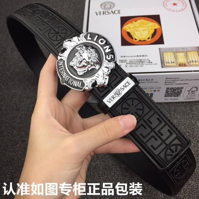品牌：Versace.范思哲 型号：原单！请认准如图专柜包装等级：意大利进口百分百头层牛皮，范思哲.Versace，世界著名奢侈品品牌，美人头经典之作，进口头层