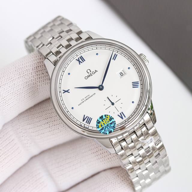 The third generation of the De Ville Elegance watch, with its white and gold cas