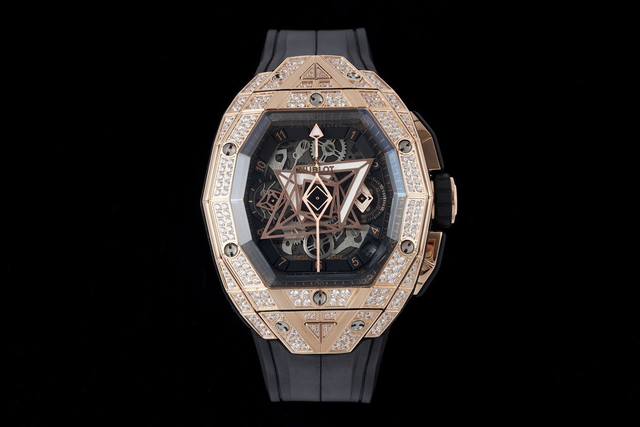 Hublot unveils the Big Bang Sang Bleu Lll, each generation surpassing the last. Hublot unveils the Big Bang Sang Bleu Lll, each generation surpassing the last.