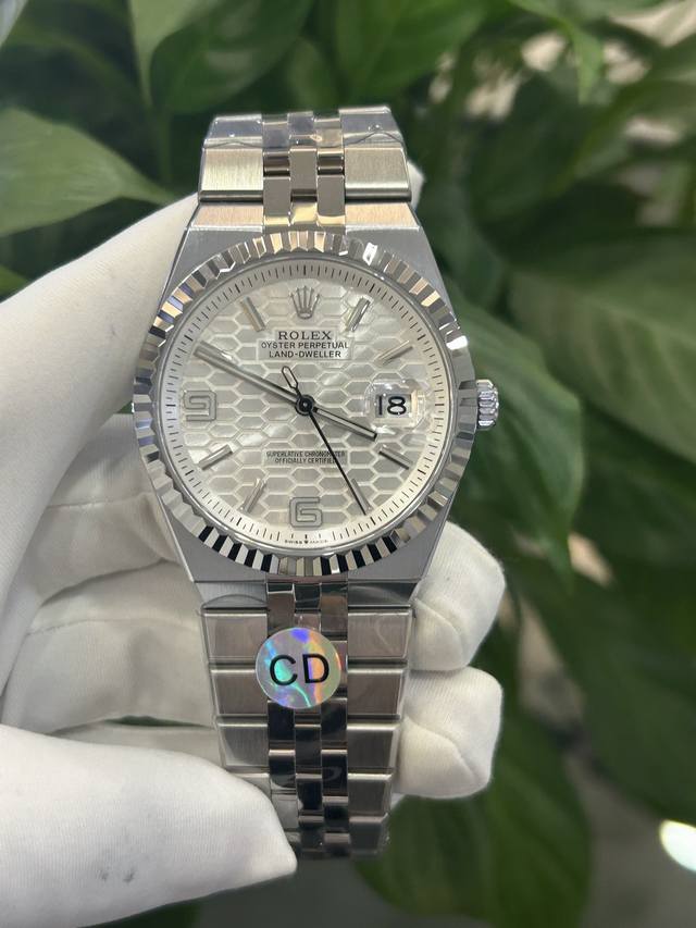 Exclusive photos of the Rolex Automatische Schweizer Maschinen model M127334-000 Exclusive photos of the Rolex Automatische Schweizer Maschinen model M127334-000