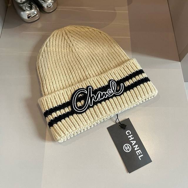 Chanel Chanel autumn and winter new woolen hat wool fabric, complete inner label