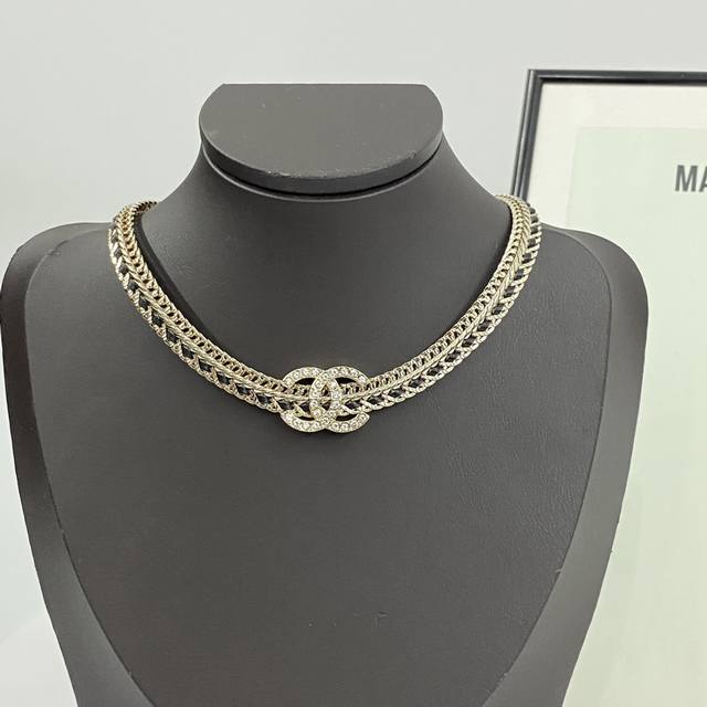 香奶奶项链热销款火爆上新 菱格穿皮设计小众轻奢质感满分 十足的财阀千金风复古又高级