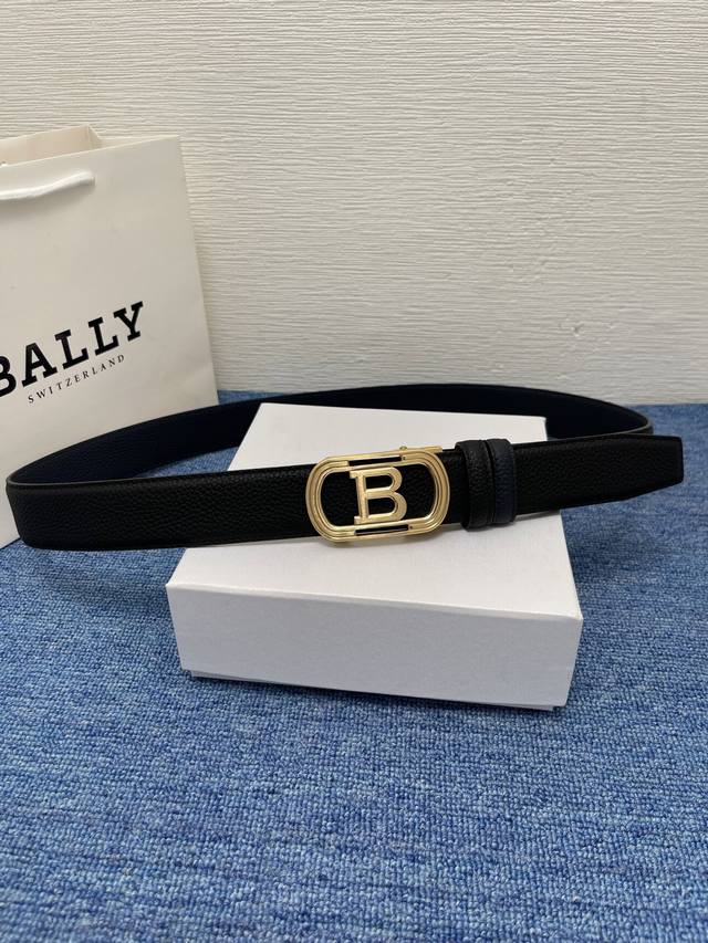 巴利、自动扣 3.5Cm高级定制款男士皮带 ，双面进口牛皮，自行选择搭配 真材实料 很有质感 时尚经典不失风范 可自行裁剪 ！