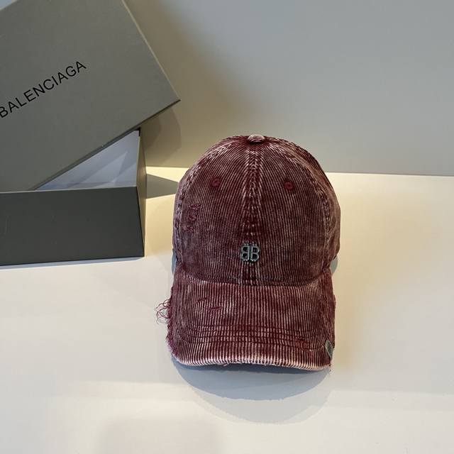 Balenciaga's new logo baseball cap, cool colors, different styles for men and w Balenciaga's new logo baseball cap, cool colors, different styles for men and w