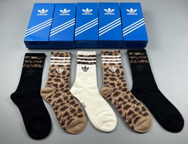 特 配专柜包装 Adidas 阿迪达斯 新款三叶草中长款堆堆袜袜子！一盒五双，专柜同步筒袜袜子，大牌出街，潮人必备超好搭