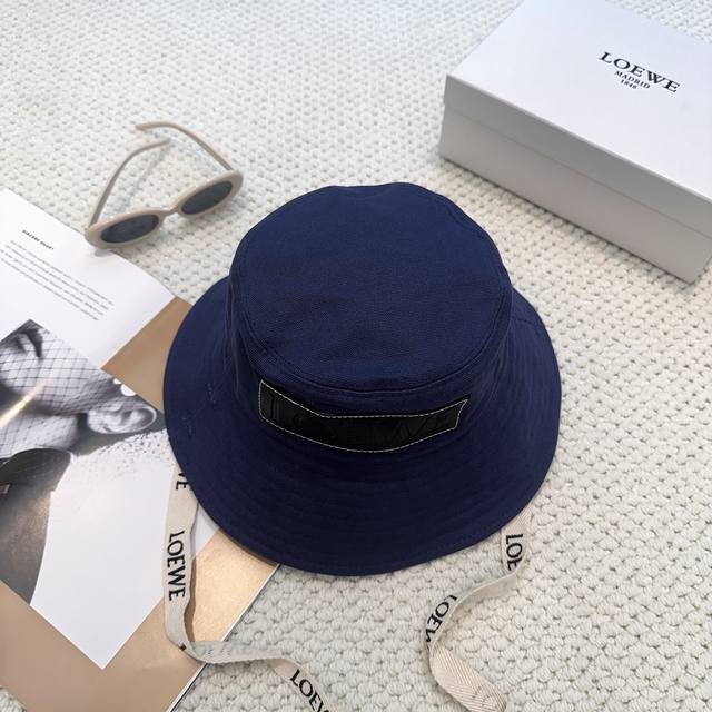 特批 罗意威个性加带渔夫帽，一款很优秀的休闲渔夫帽 质感复古潮味十足，很强的街拍风，帅！ 一年四季都可以佩戴！ 头头围-55-58Cm