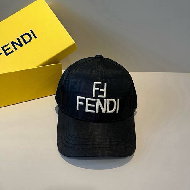 Fendi芬迪 老花系列棒球帽 经典Ff中古单品,气质穿搭单品,质量杠杠 Fendi芬迪 老花系列棒球帽 经典Ff中古单品,气质穿搭单品,质量杠杠