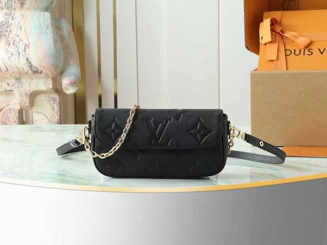 顶级原单 独家实拍 M82154黑色全皮链条包系列 Wallet On Chain Ivy 手袋取材 Monogram 帆布，灵感源自 2000 年代的 Sac
