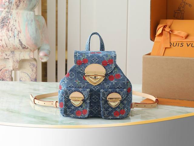 顶级原单 独家实拍 M13679对版刺绣 Lv X Tm Venice Nm 双肩包 Monogram Cherry丹宁织物牛皮革饰边棉质织物内衬金属件插扣内钩