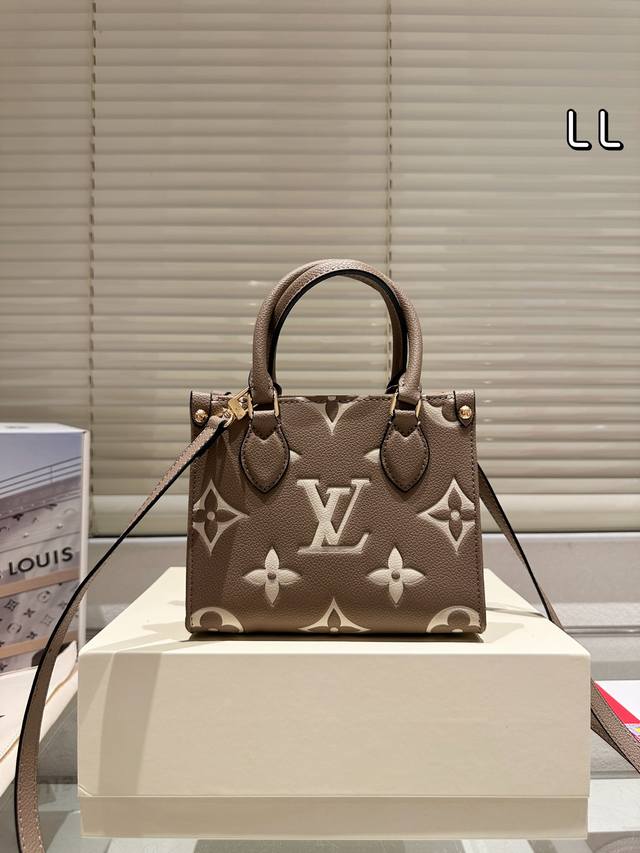 升级芯片版本 Lv Onthego 18Cm 印花丛林包 时尚托特包 折叠礼盒 原单品质 Lv A B面喷绘 Onthego妈咪袋 性价比之王这是一款超赞的包型