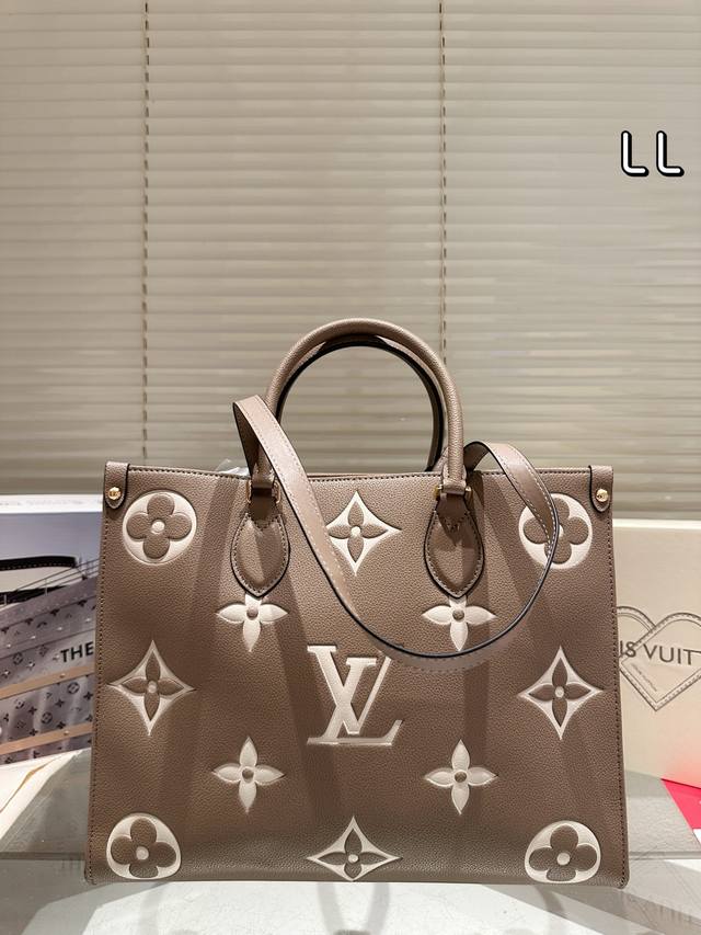 升级芯片版本 Lv Onthego 35Cm 印花丛林包 时尚托特包 折叠礼盒 原单品质 Lv A B面喷绘 Onthego妈咪袋 性价比之王这是一款超赞的包型