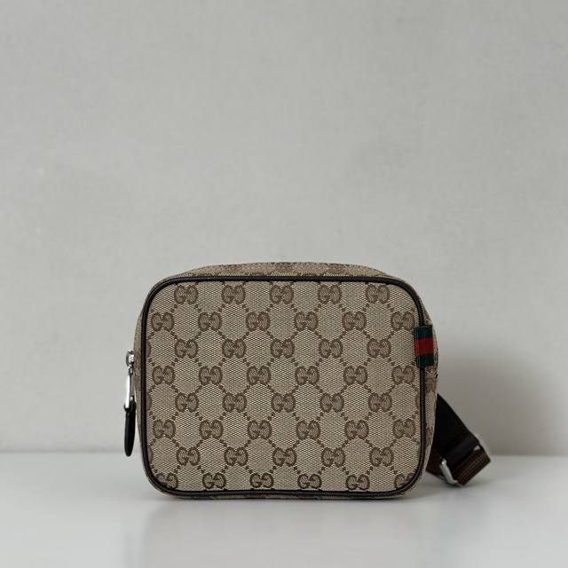 专柜品质，顶级原单货，实物实拍！834268杏布，尺寸：宽17.5X高14X侧宽5，