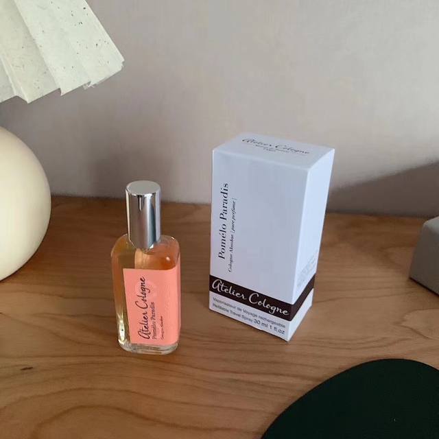 专柜品质 ： 欧珑香水 情柚独钟 葡萄柚还原度最高的一款香水了 移动的大柚子哈哈哈 特别适合夏天