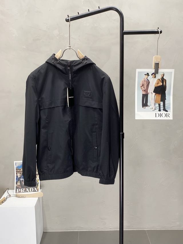 Armani阿玛尼独家专供新款原单男士休闲春秋外套 透气舒适 高端 高版本 时尚百搭爆款进口面料 手感超柔软细腻 穿着亲肤舒适 高端精品 代工厂P精细做工 上身 Armani阿玛尼独家专供新款原单男士休闲春秋外套 透气舒适 高端 高版本 时尚百搭爆款进口面料 手感超柔软细腻 穿着亲肤舒适 高端精品 代工厂P精细做工 上身