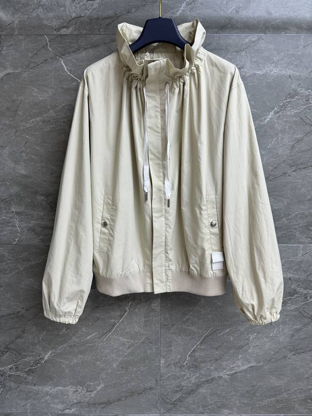 Early Autumn new styles are here! L's ruffled drawstring jacket. 2025 Early Aut Early Autumn new styles are here! L's ruffled drawstring jacket. 2025 Early Aut