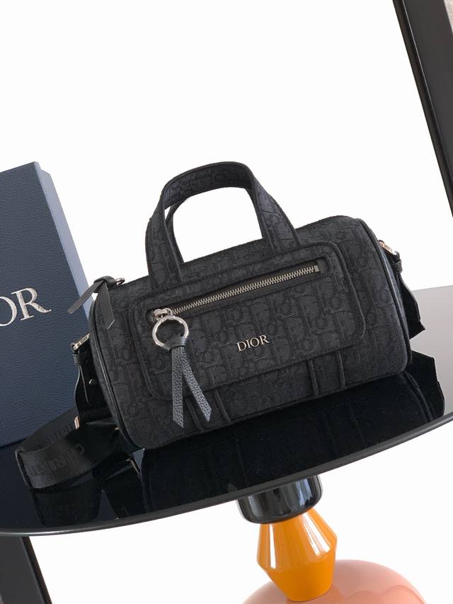 This premium zippered messenger bag, a new addition to the Fall 2025 menswear c