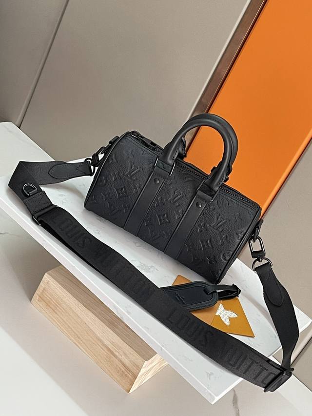 Developed from the finest original, this mini version of the Keepall collection