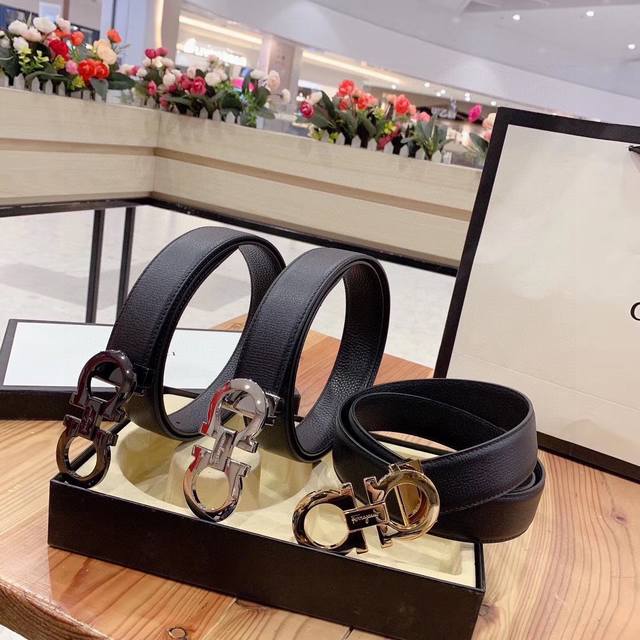 Ferragamo This style is made of imported leather and is original to the counter.