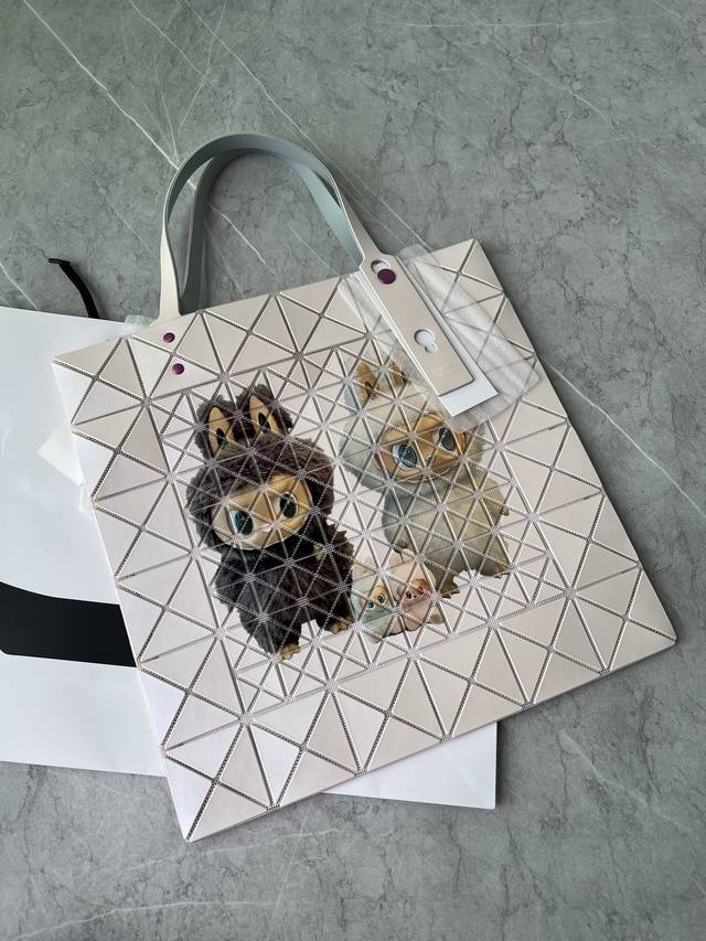 Original single running volume Issey Miyake Labu co-branded shopping bag new tr