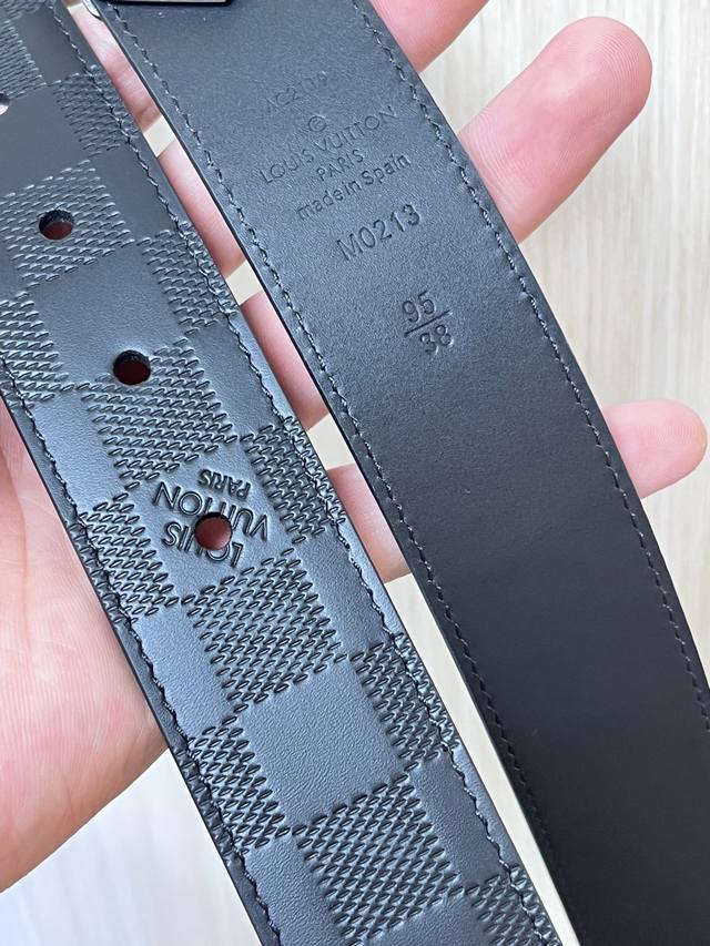 New style of the season, 3.5 wide grid, imported calfskin bottom, with boutique