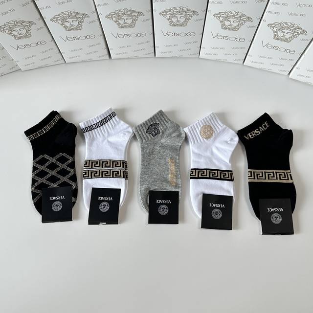 Specially packaged in the store Versace's new mid-length, short-sleeved socks! F Specially packaged in the store Versace's new mid-length, short-sleeved socks! F
