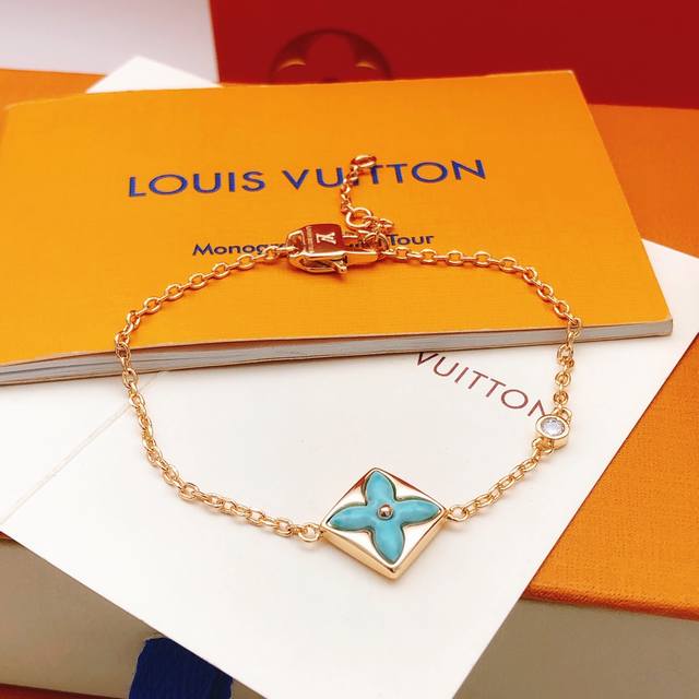 编号Lsl0220 Lv*最新款玫瑰金色蓝色贝母手链 一致Z批黄铜材质