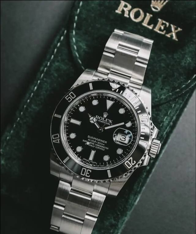 Rolex劳力士有历黑水鬼 潜航者系列116610-0001 自动机械，表径40Mm，黑色陶瓷 二手17年10月全套全长，状态好 现货在店好价