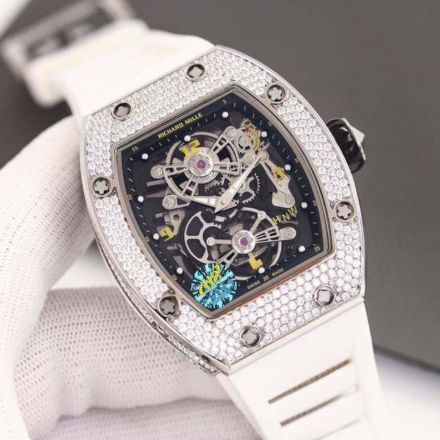 White Diamond 1900 Gold Diamond H8 Richard Mille RM17-01 features the brand's si White Diamond 1900 Gold Diamond H8 Richard Mille RM17-01 features the brand's si