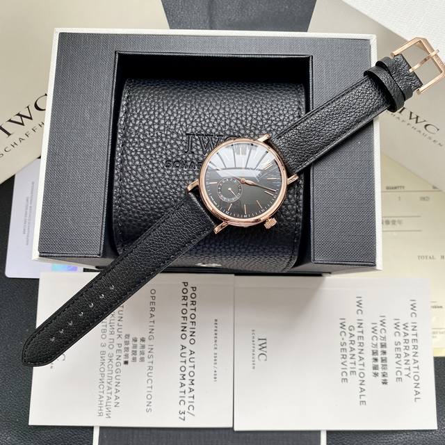 White case and rose gold DDD. IWC introduces the Portofino series IW359201 with White case and rose gold DDD. IWC introduces the Portofino series IW359201 with