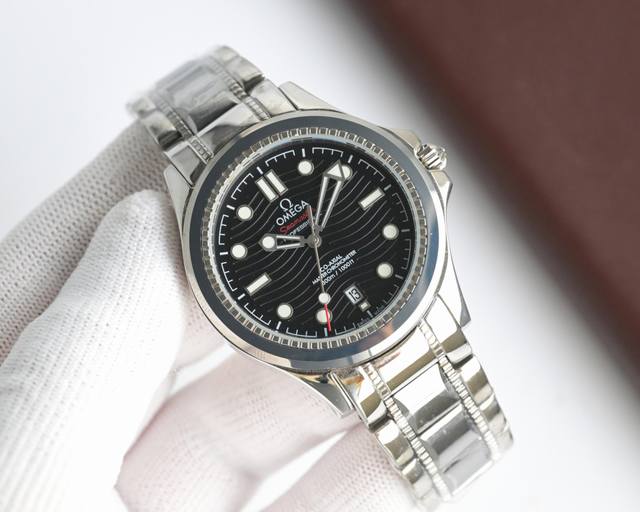Omega Seamaster series, a fine men's watch, features an elegant, leisurely look